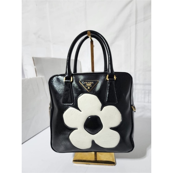 Authentic Prada Spazzolato Flower Shoulder Bag Black/White - Picture 1 of 15